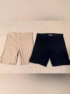 H&M Soft Stretch Shorts - Beige & Black